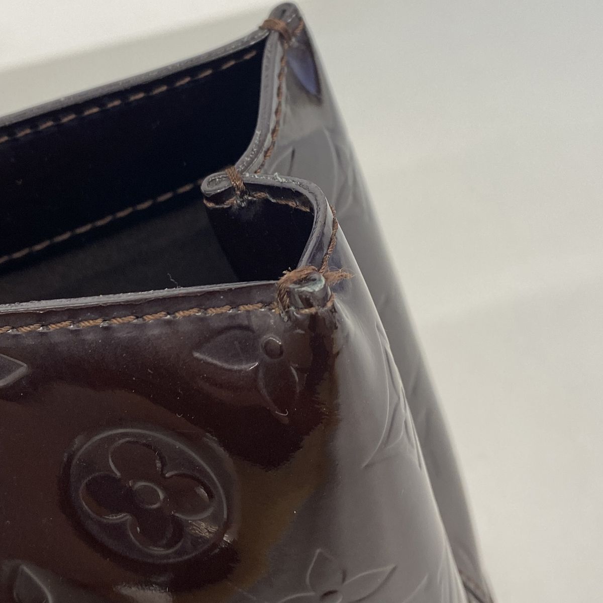 Louis Vuitton Tote Bag Vernis Wilshire PM Amarante — view 6