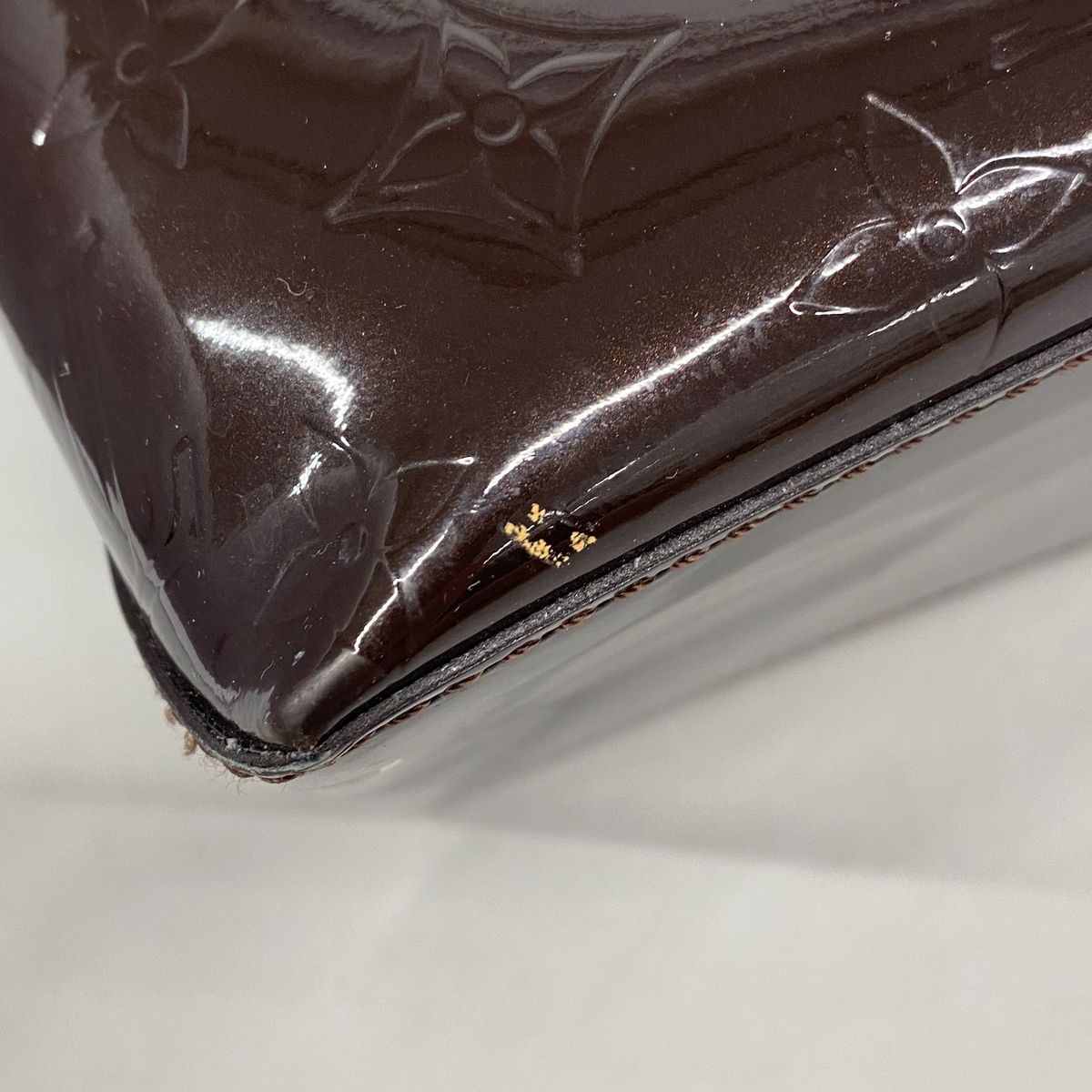 Louis Vuitton Tote Bag Vernis Wilshire PM Amarante — view 7