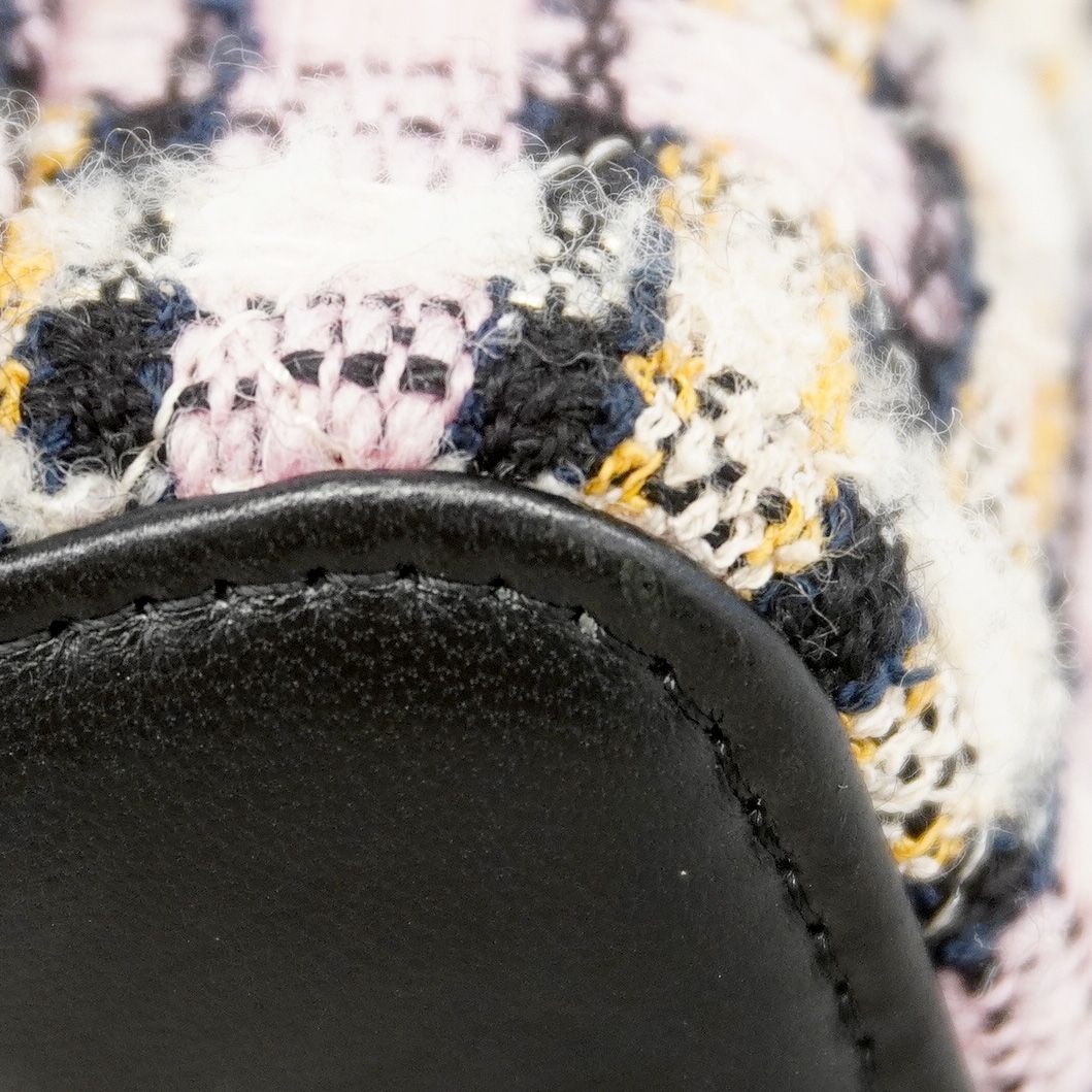 Chanel Shoulder Bag Tweed Multicolor Gold — view 6