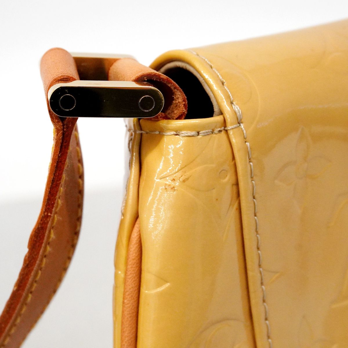 Louis Vuitton Shoulder Bag Vernis Thompson Street Beige — view 8