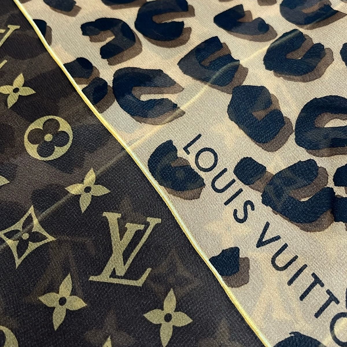 Louis Vuitton Scarf Echarpe Monogram Leopard Dark Brown Beige Black Silk — view 4