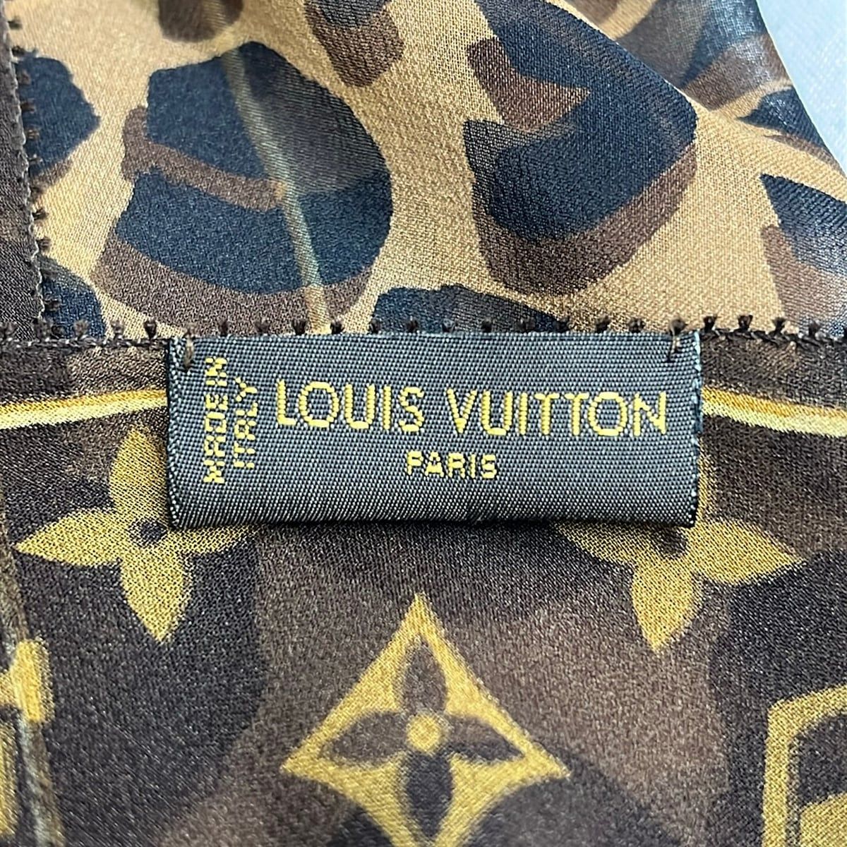 Louis Vuitton Scarf Echarpe Monogram Leopard Dark Brown Beige Black Silk — view 2