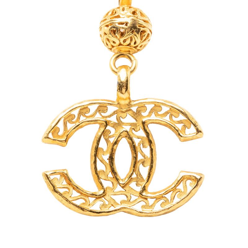 Chanel Vintage CC Logo Chain Necklace Gold Plated — view 2