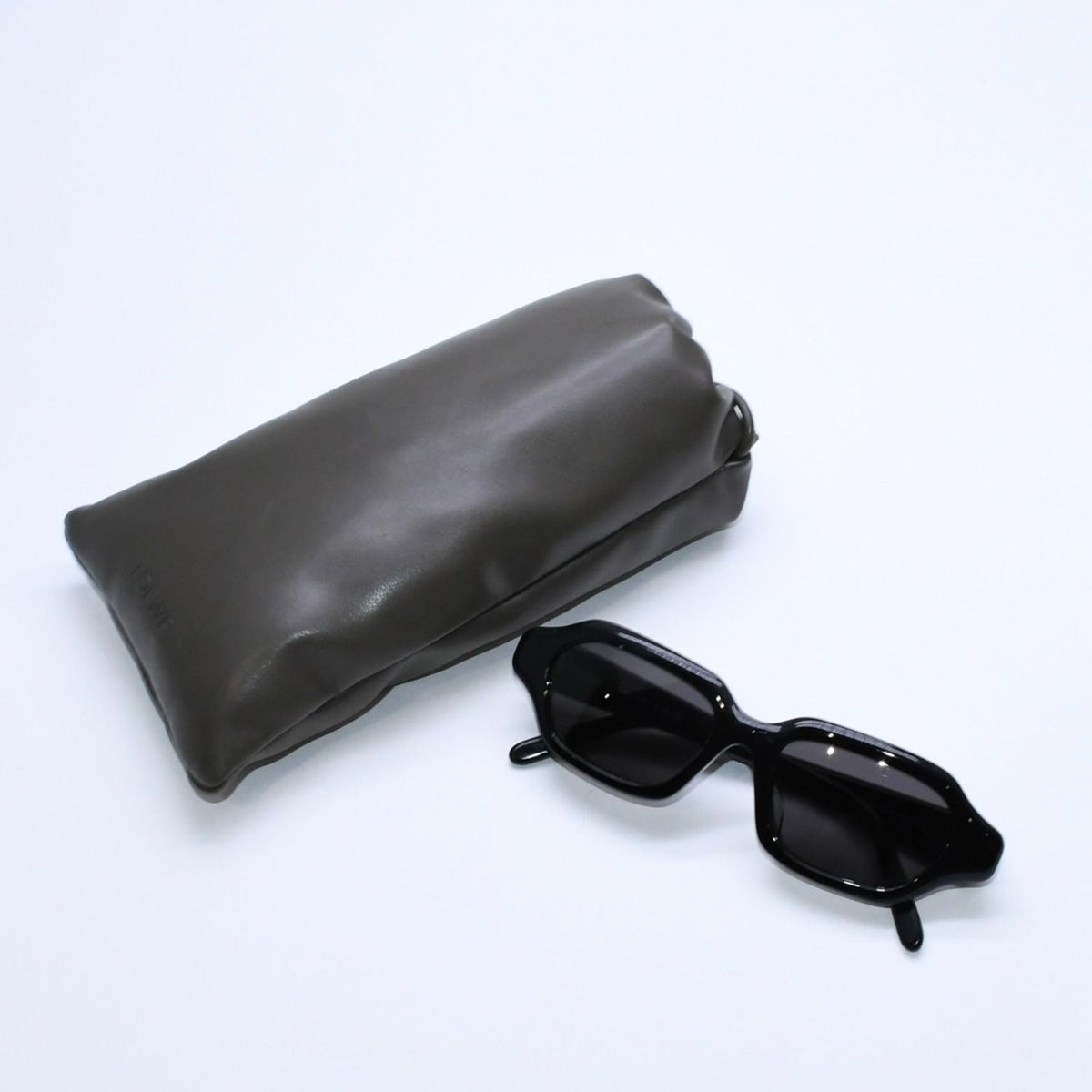 Loewe Rectangular Slim Sunglasses 17 140 Black Gray Eyewear Gold
