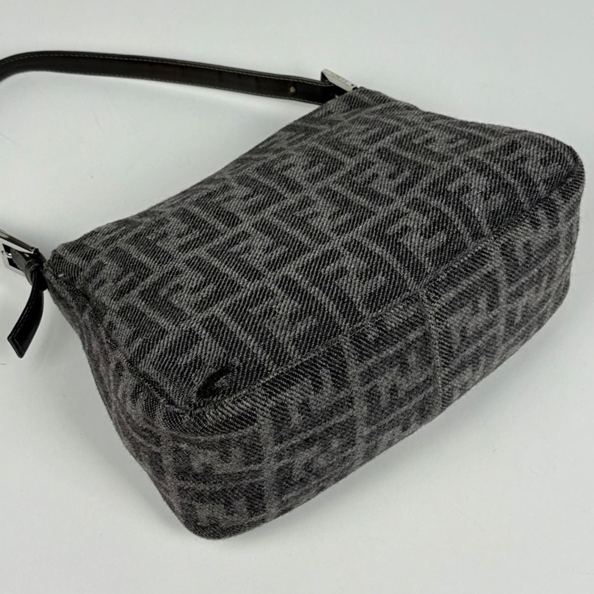 Fendi Shoulder Bag Zucca Pattern Mamma Baguette Fabric Gray — view 2