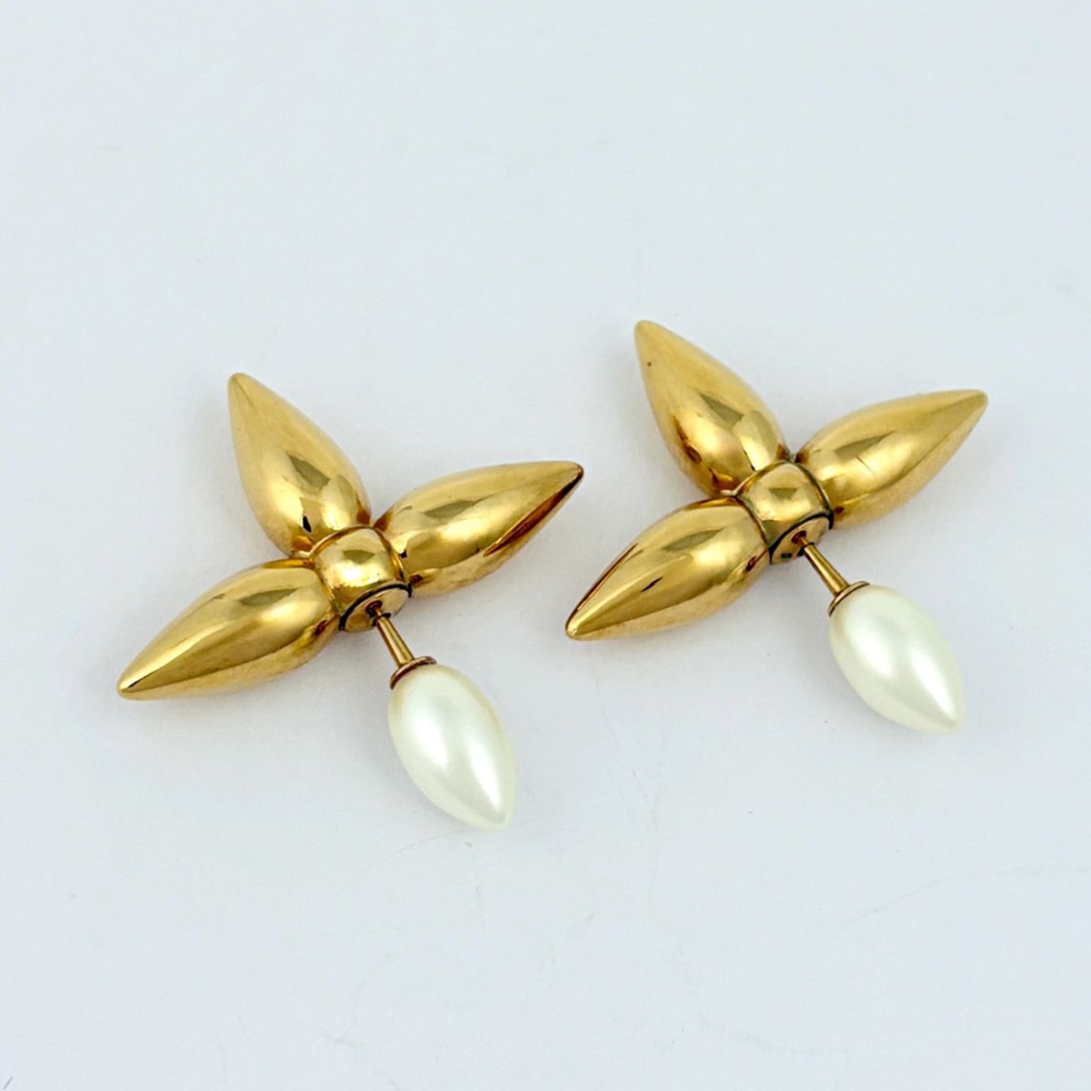Louis Vuitton Boucles D'oreilles Earrings Faux Pearl Gold — view 4