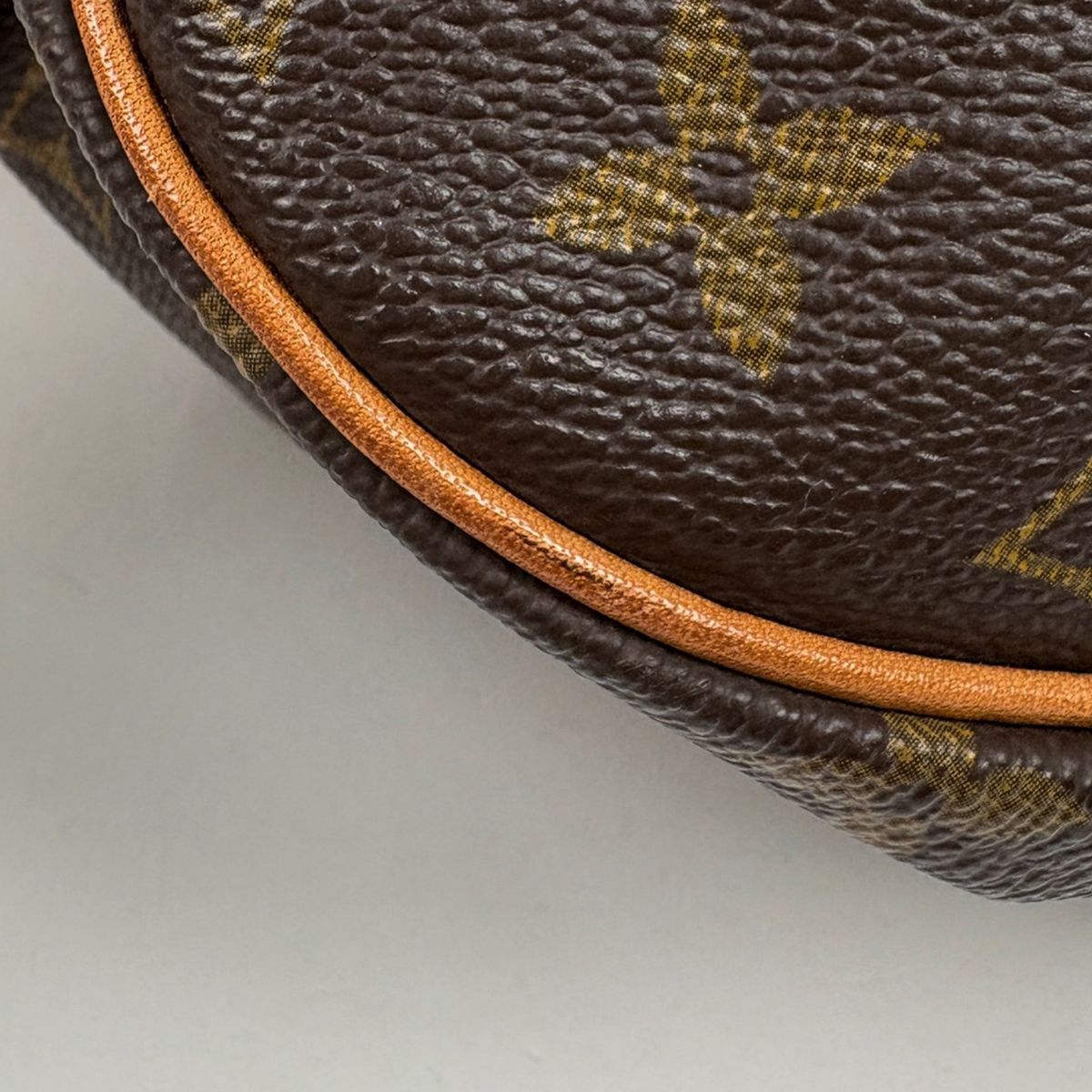 Louis Vuitton Saumur 35 Shoulder Bag Monogram Brown — view 3