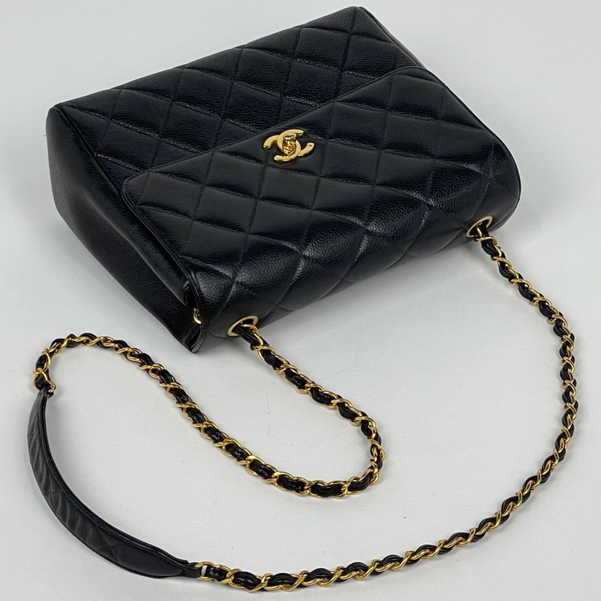 Chanel Shoulder Bag Quilted CC Logo Caviar Leather Black — view 5