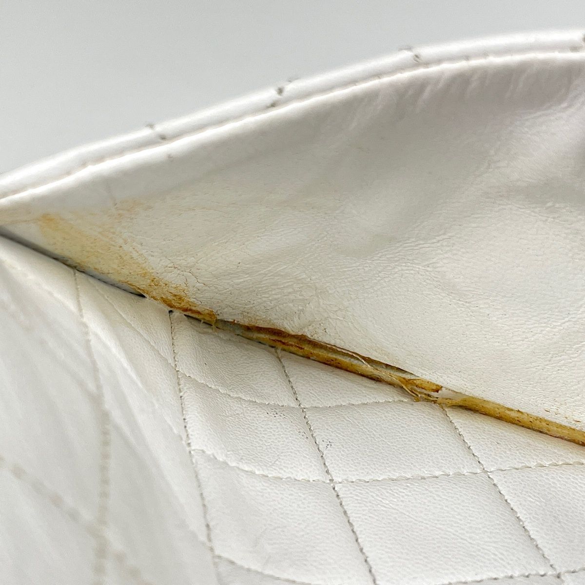 Chanel Shoulder Bag Quilted Single Flap CC Logo Leather White — view 5