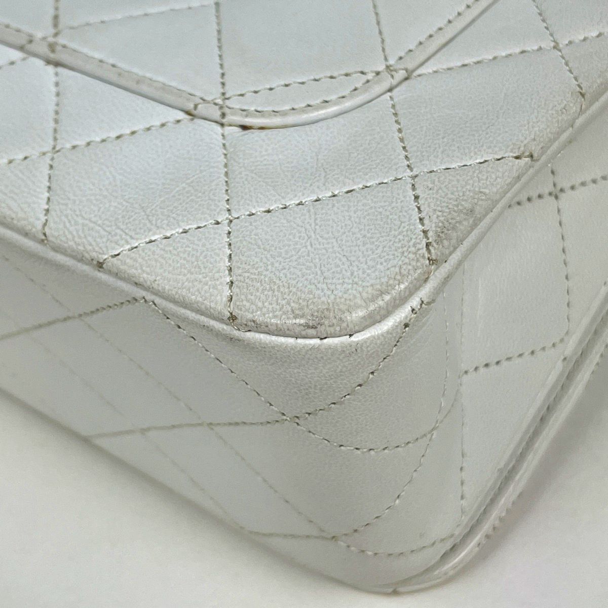 Chanel Shoulder Bag Quilted Single Flap CC Logo Leather White — view 3