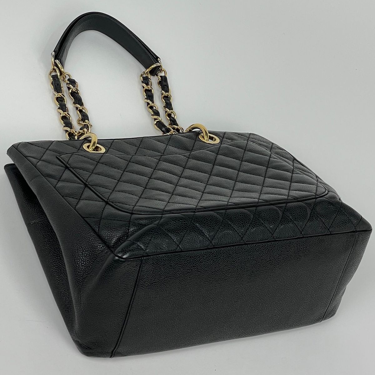 Chanel Tote Bag CC Logo Quilted Grand Shopping GST Caviar Leather Black — view 2