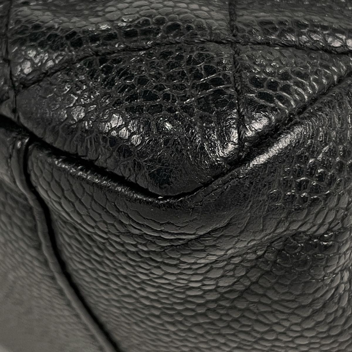 Chanel Tote Bag CC Logo Quilted Grand Shopping GST Caviar Leather Black — view 3