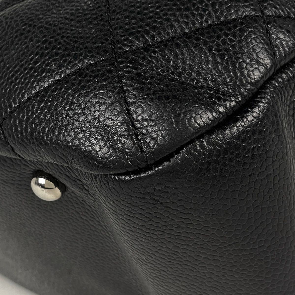 Chanel Tote Bag CC Logo Quilted Caviar Leather Black — view 3