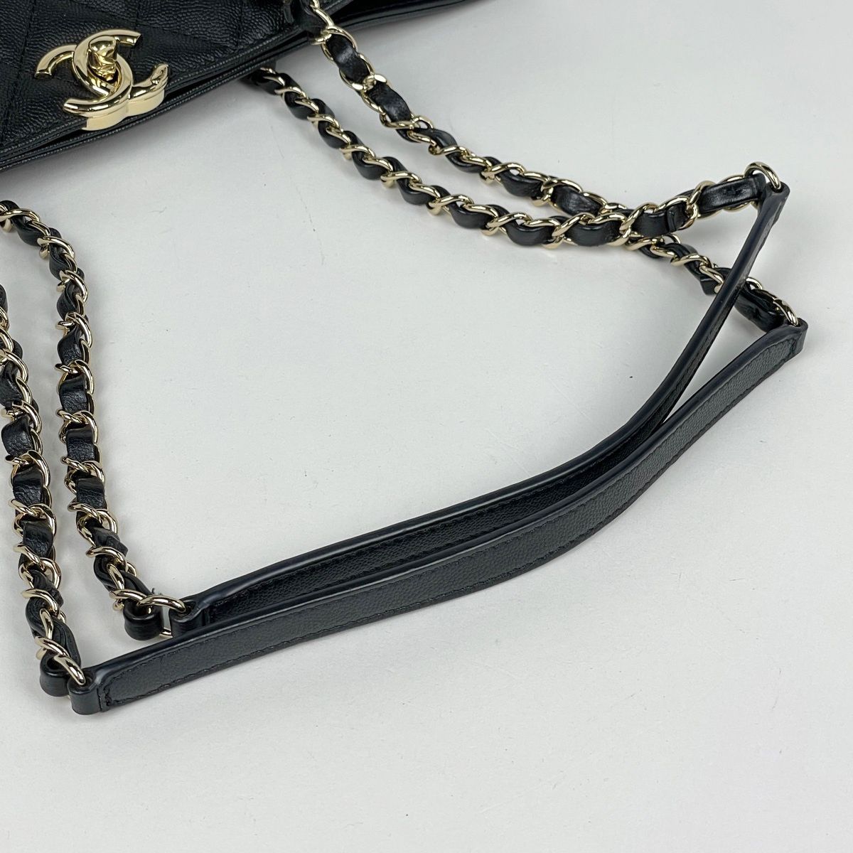 Chanel Tote Bag CC Logo Caviar Leather Black — view 7
