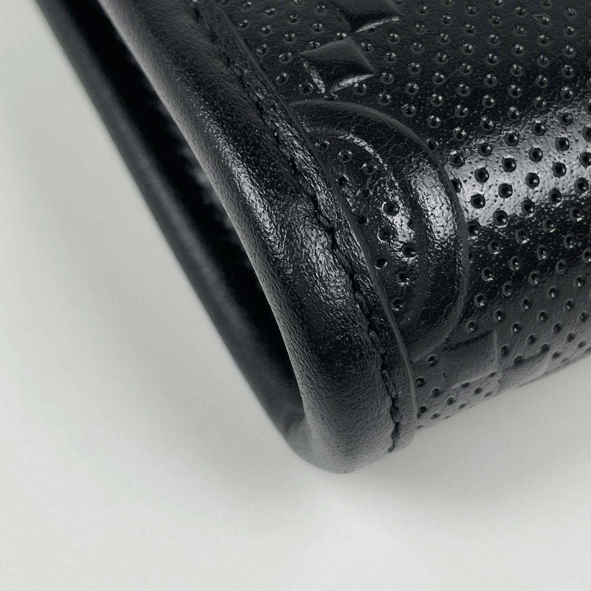 Gucci Shoulder Bag GG Embossed Mini Leather Black — view 3