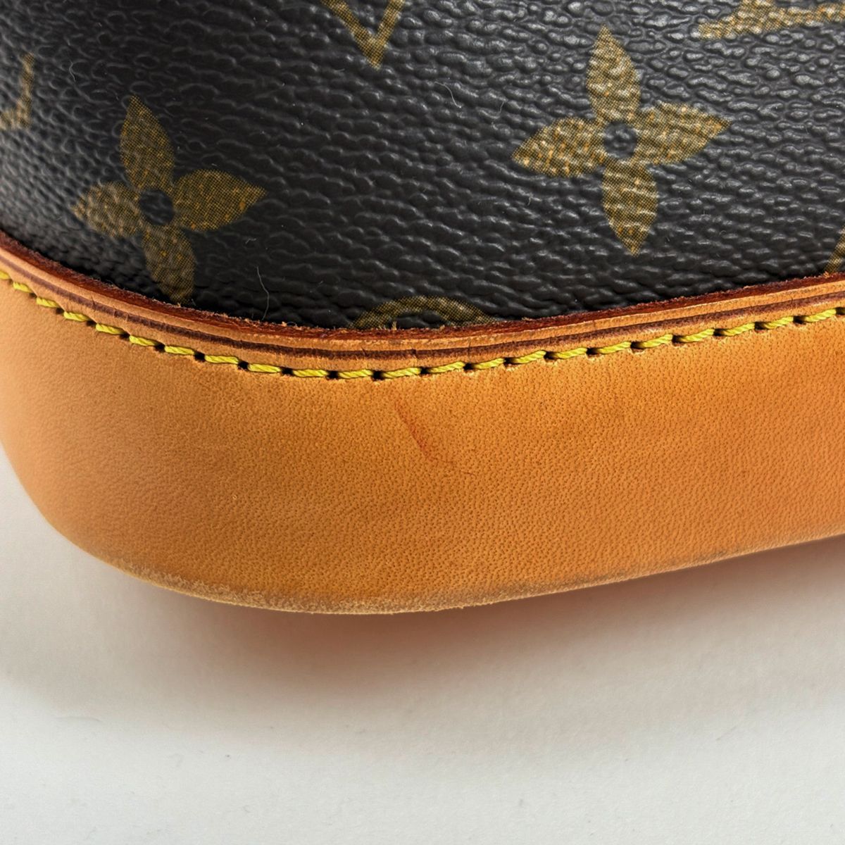 Louis Vuitton Alma Handbag Monogram Brown — view 5