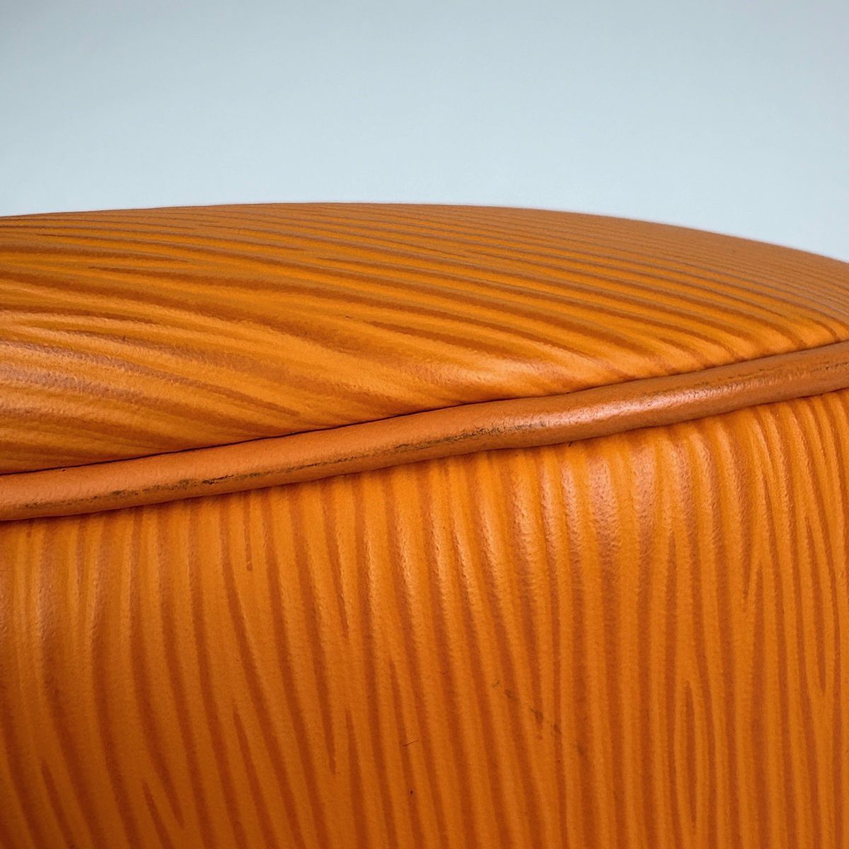Louis Vuitton D'anura MM Handbag 2-Way Epi Mandarin Orange — view 3