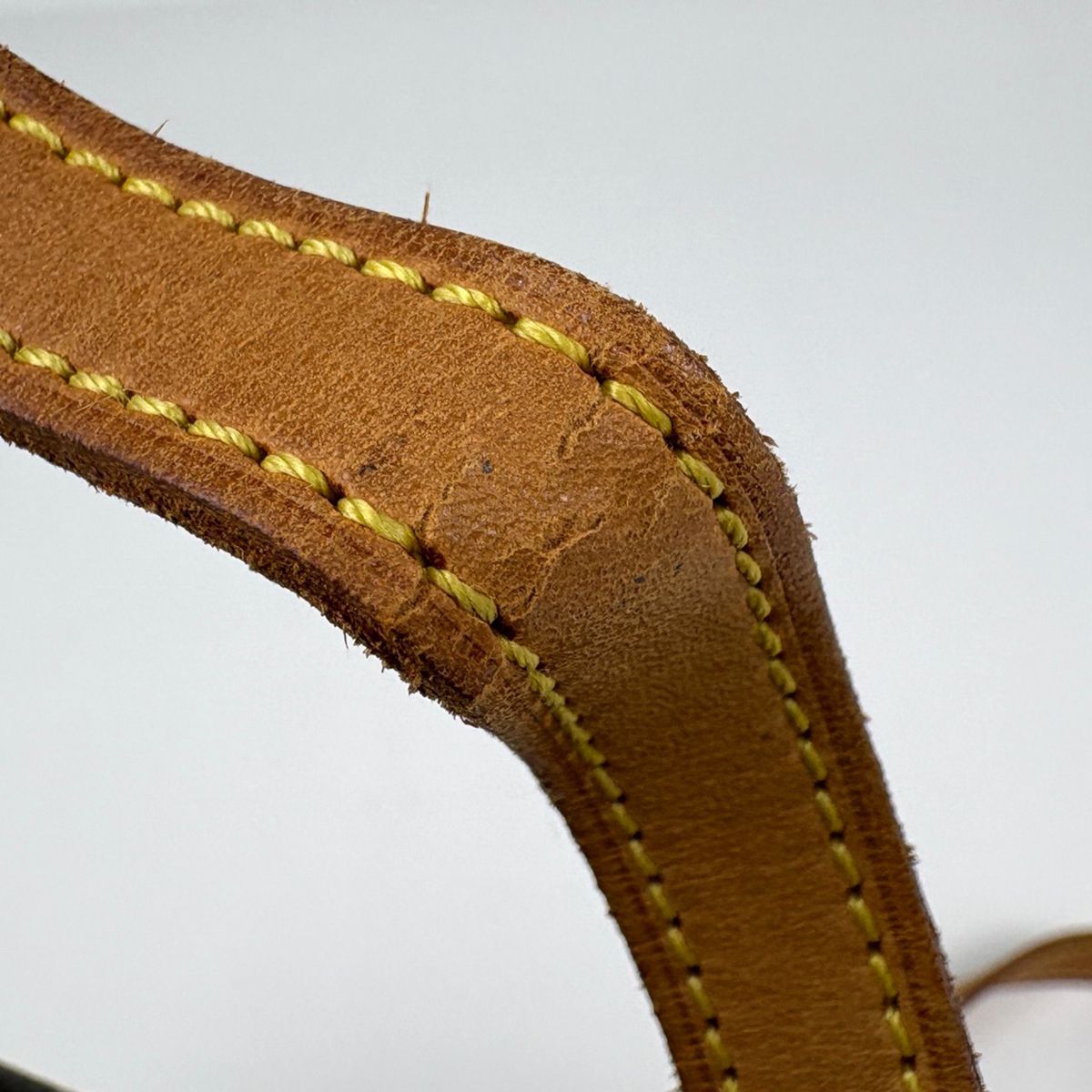 Louis Vuitton Cite MM Shoulder Bag Monogram Brown — view 5