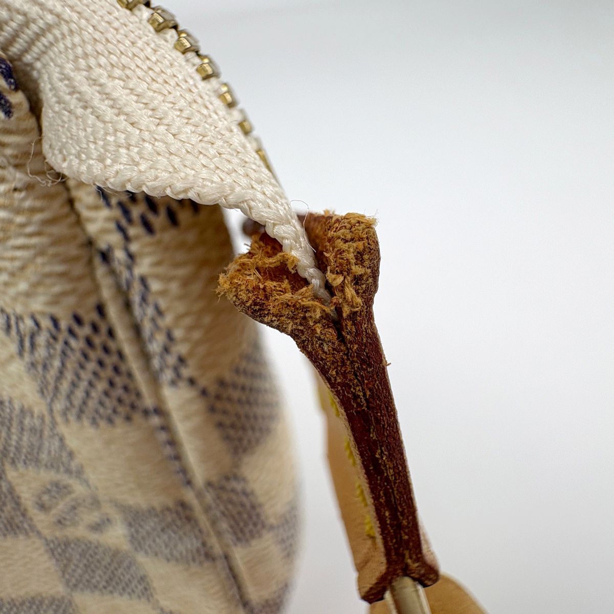 Louis Vuitton Pochette Accessoires Pouch Damier Azur White — view 5
