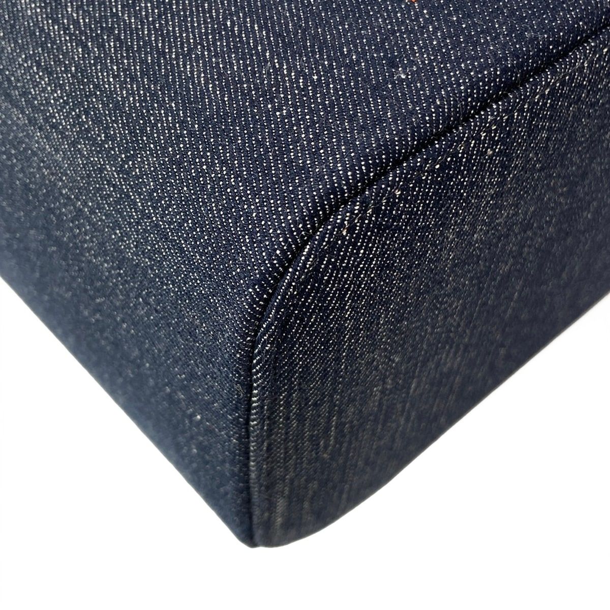 Chanel Vanity Bag Deauville Navy — view 7