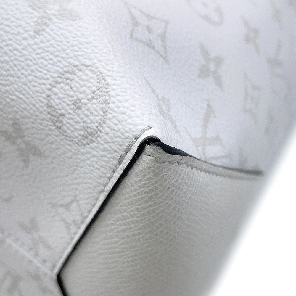 Louis Vuitton Tote Bag Monogram Taiga Weekend NM 2-Way White Taigarama — view 7