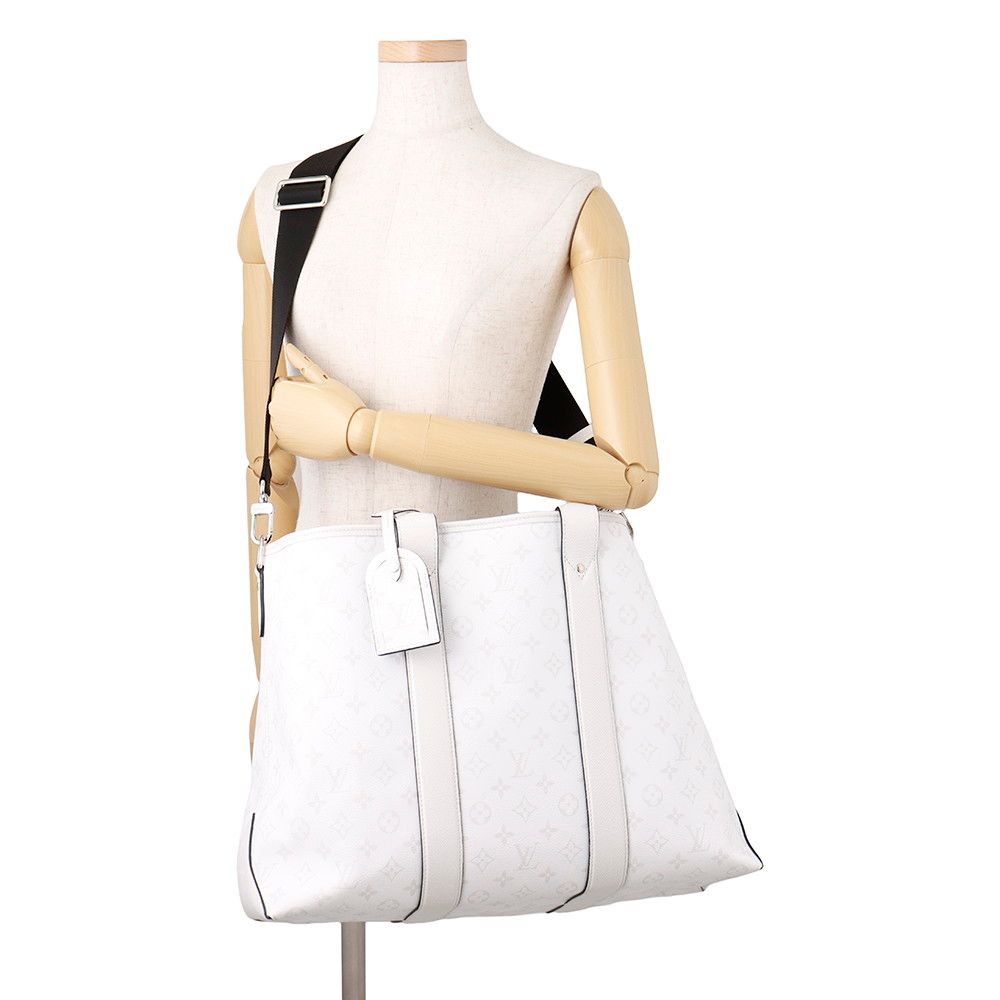 Louis Vuitton Tote Bag Monogram Taiga Weekend NM 2-Way White Taigarama — view 5