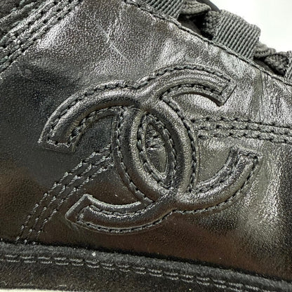 Chanel CC Logo Lace-up Leather Low-Top Sneakers Black — view 8