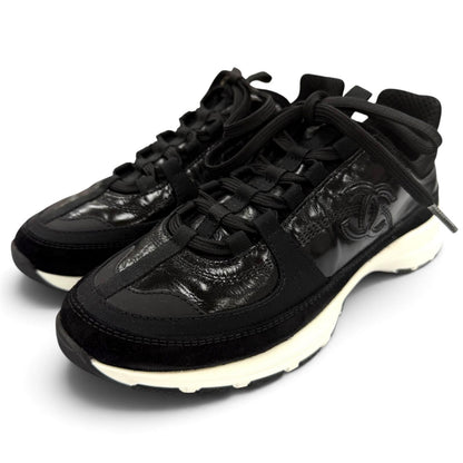 Chanel CC Logo Lace-up Leather Low-Top Sneakers Black