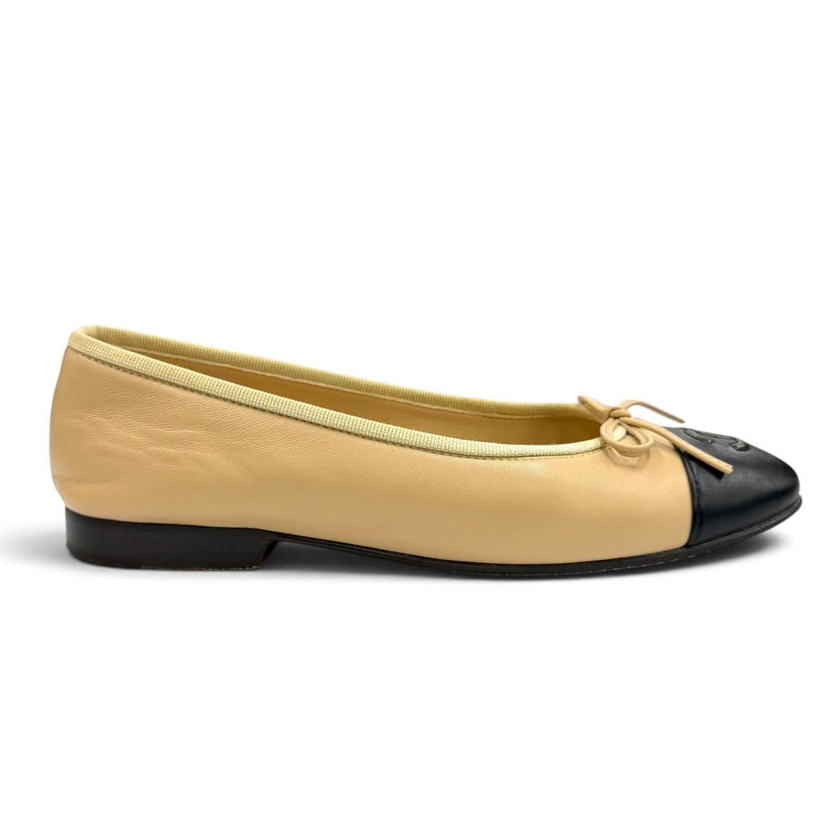 Chanel Ballerina CC Logo Embroidery Leather Flat Pumps Beige Black — view 6