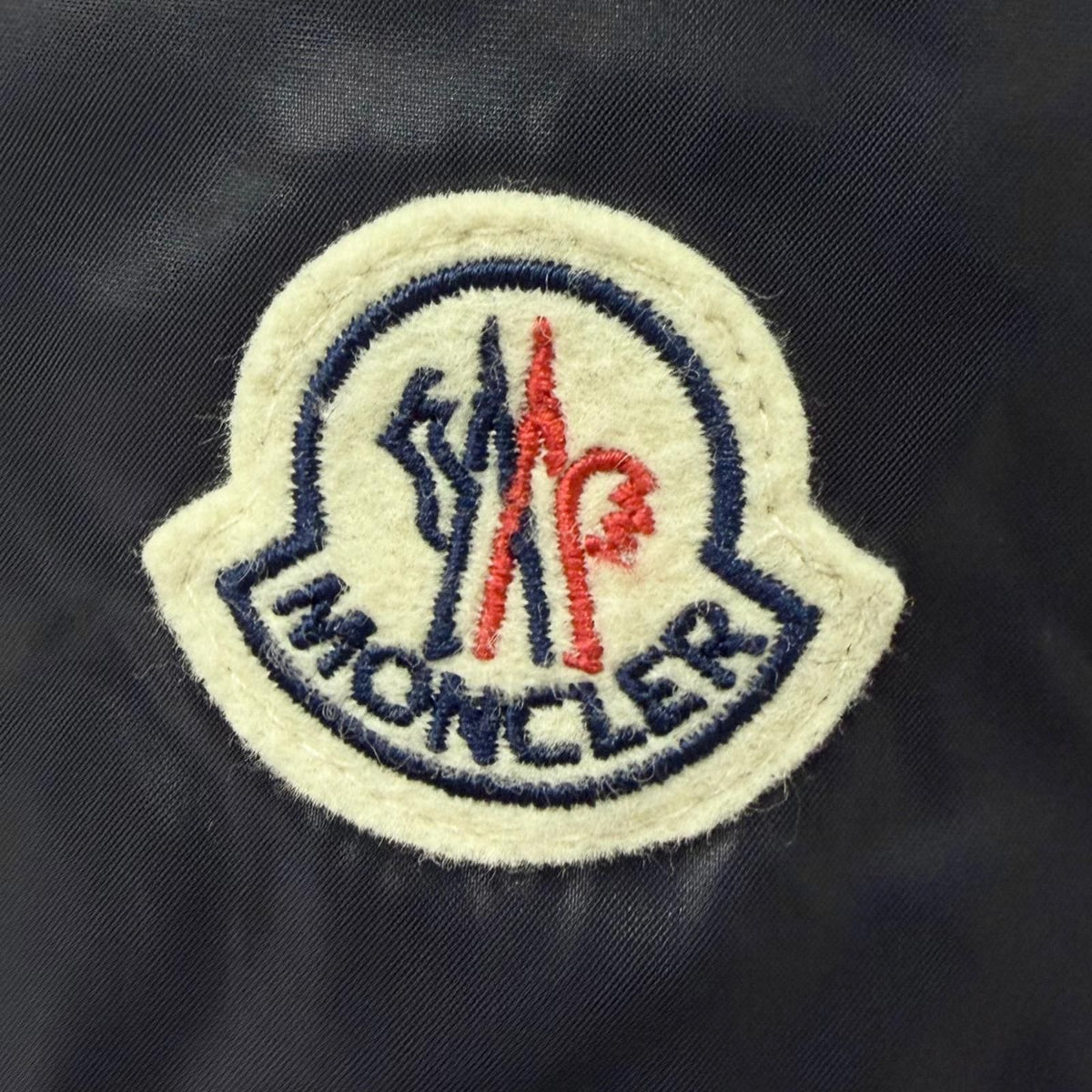 Moncler Maya Giubbotto Logo Patch Hooded Down Jacket Puffer Navy — view 7