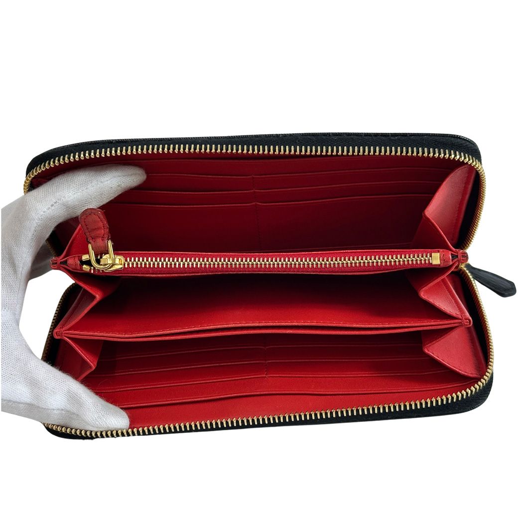 Prada Wallet Leather Black Chic Simple Monotone Cool Everyday — view 4