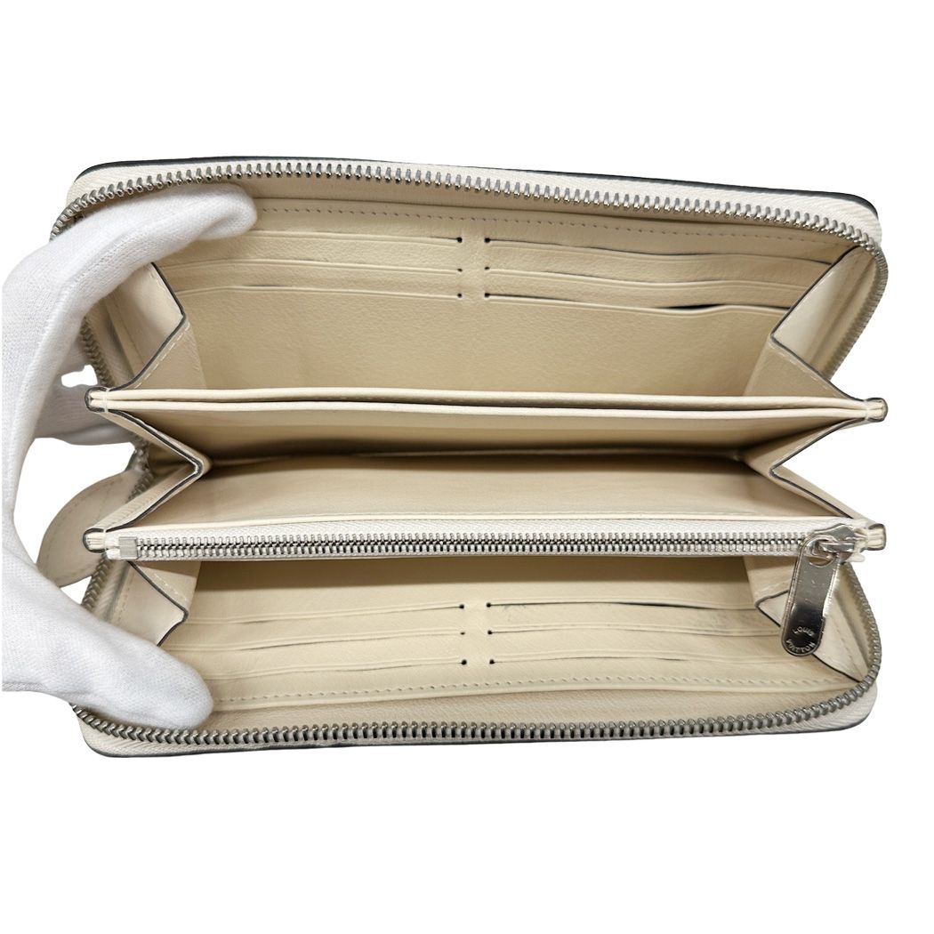 Louis Vuitton Wallet Monogram Mahina Zippy Cream White Everyday — view 5