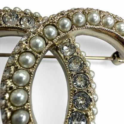Chanel CC Logo Rhinestone Faux Pearl Brooch Pin Badge Gold — view 5