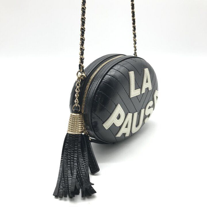 Chanel la Pausa CC Logo Fringe V-stitch Chain Shoulder Bag Leather Black — view 2