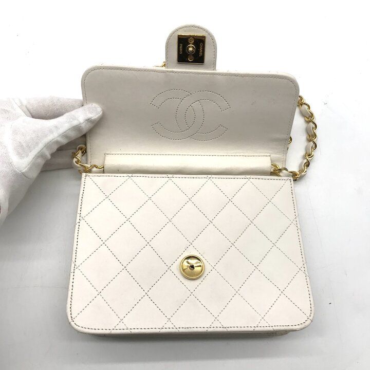 Chanel CC Logo Mini Quilted Chain Shoulder Bag Crossbody Leather White — view 7