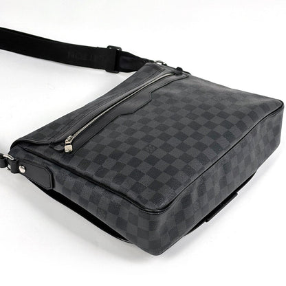 Louis Vuitton Daniel MM Messenger Bag Damier Graphite Black — view 2