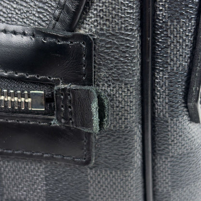 Louis Vuitton Daniel MM Messenger Bag Damier Graphite Black — view 4