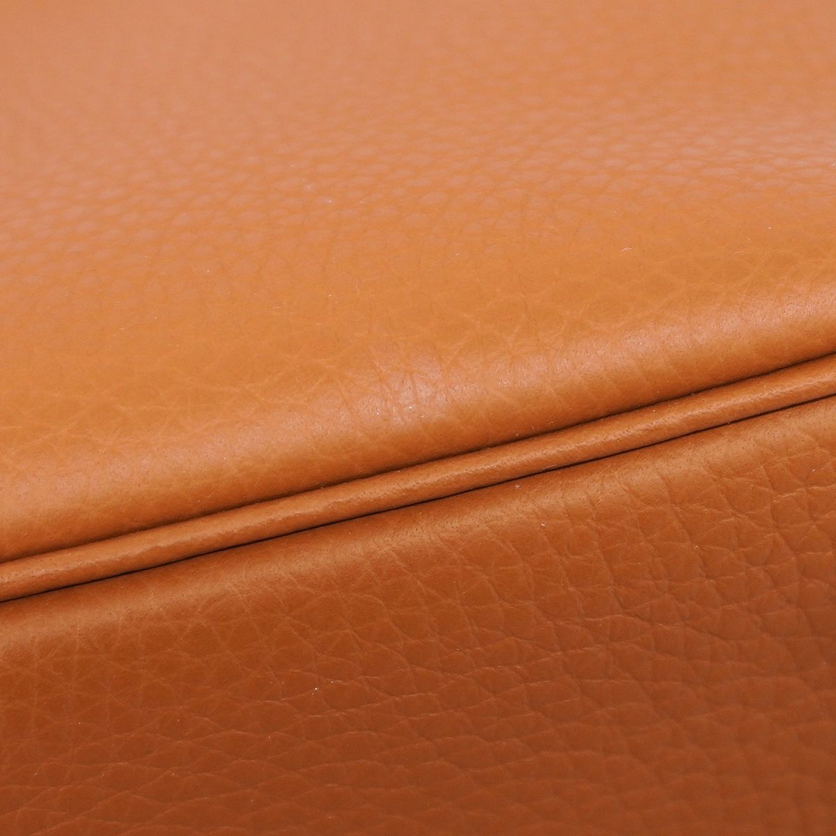Hermes Handbag Picotin Lock PM Taurillon Clemence Gold — view 6