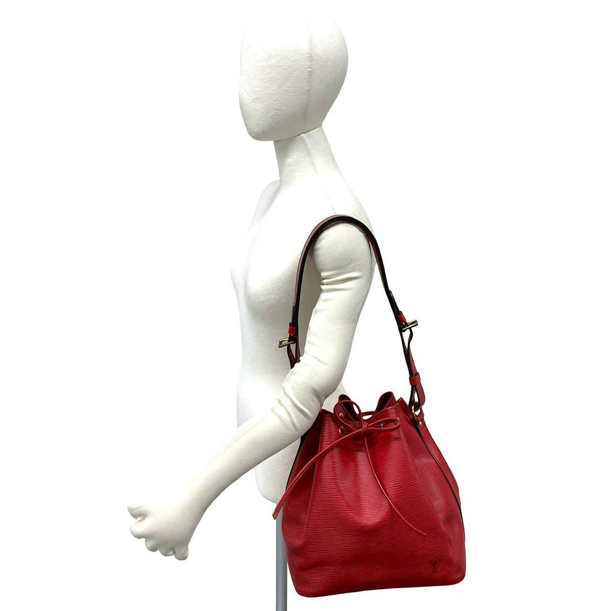Louis Vuitton Vintage Petit Noe Epi Leather Drawstring Shoulder Bag Castilian — view 2