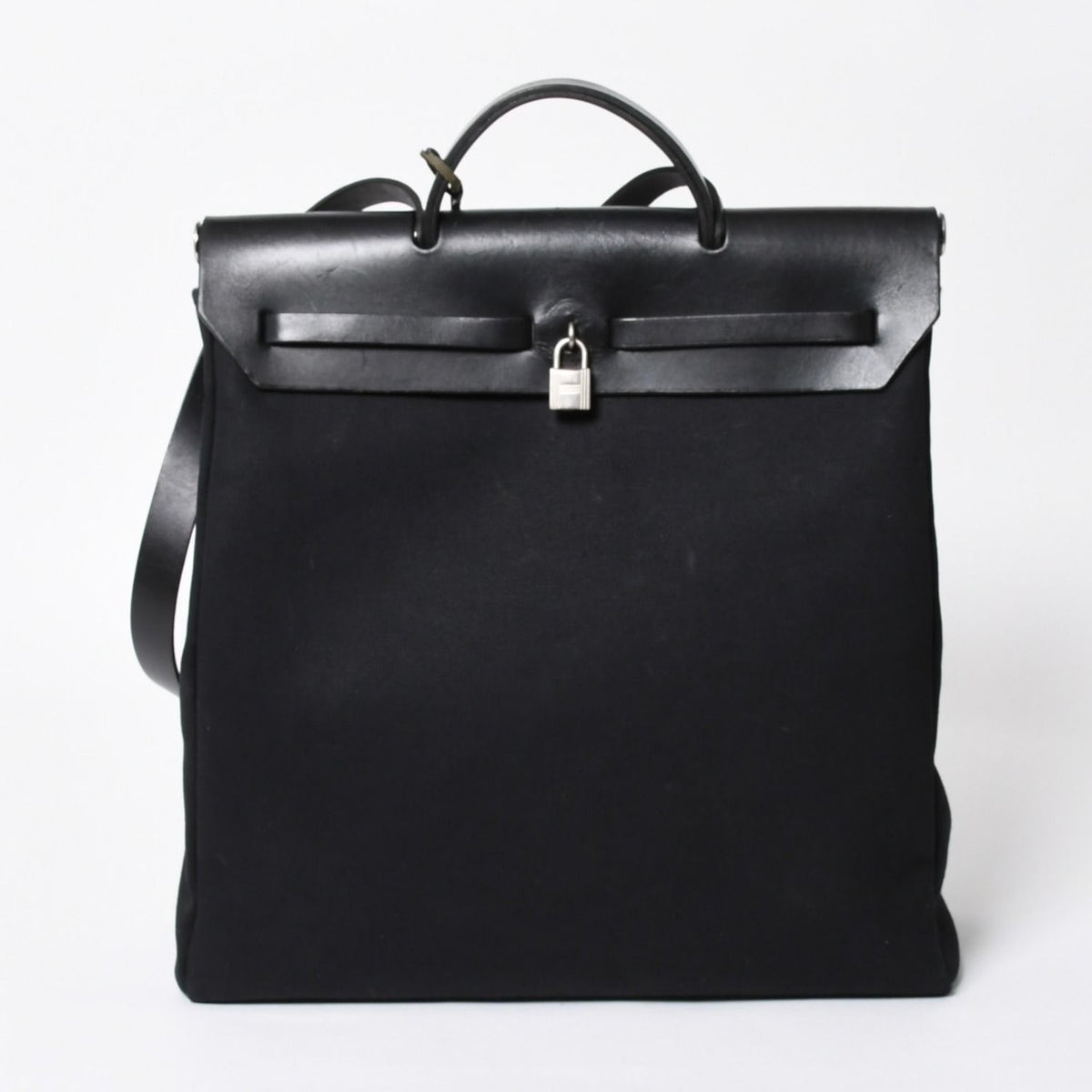 Hermes Herbag MM 2-Way Shoulder Bag Toile Calfskin Black Silver — view 2