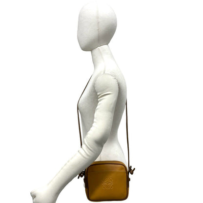 Loewe Vintage Anagram Logo Stamp Leather Mini Shoulder Bag Pochette Brown Camel — view 2