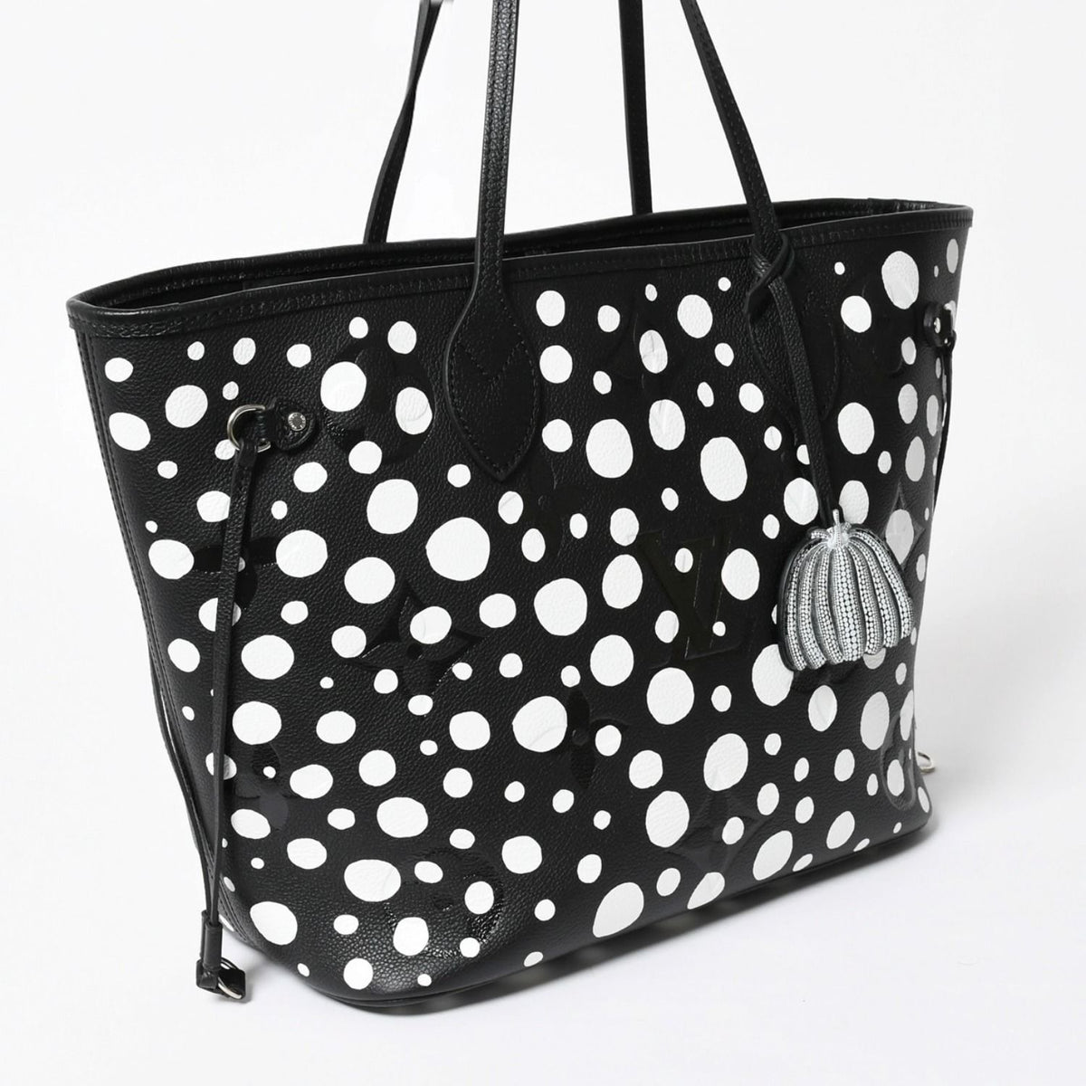 Louis Vuitton Tote Bag Yayoi Kusama Never MM Monogram Empreinte Infinity Dot — view 4