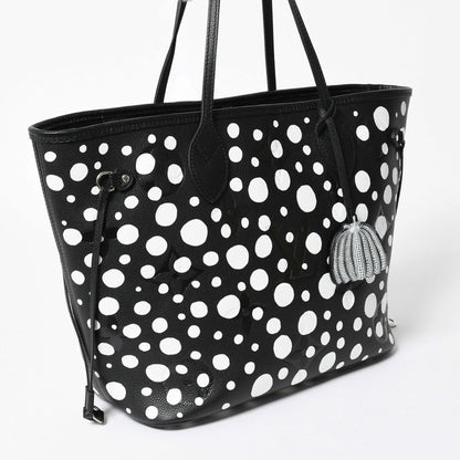 Louis Vuitton Tote Bag Yayoi Kusama Never MM Monogram Empreinte Infinity Dot — view 4