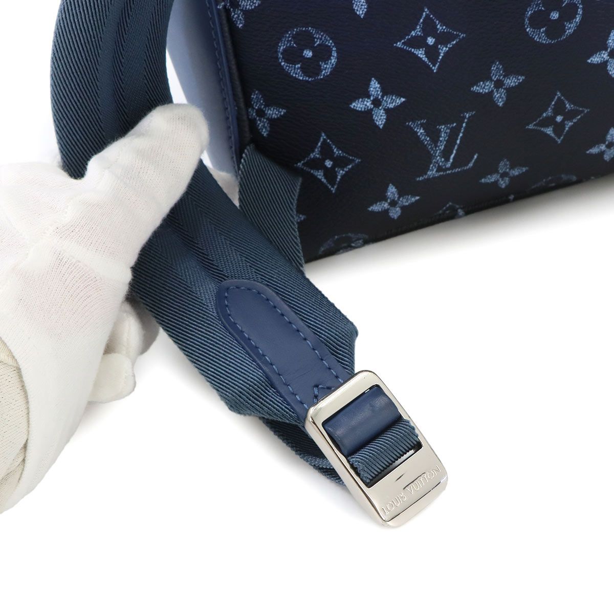 Louis Vuitton Monogram Gradient Discovery Backpack PM — view 8