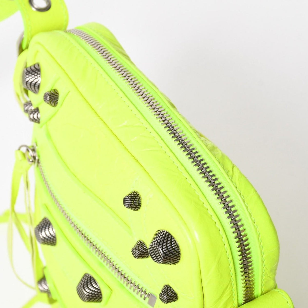 Balenciaga Le Cagole XS Shoulder Bag Neon Yellow Lambskin Silver — view 5