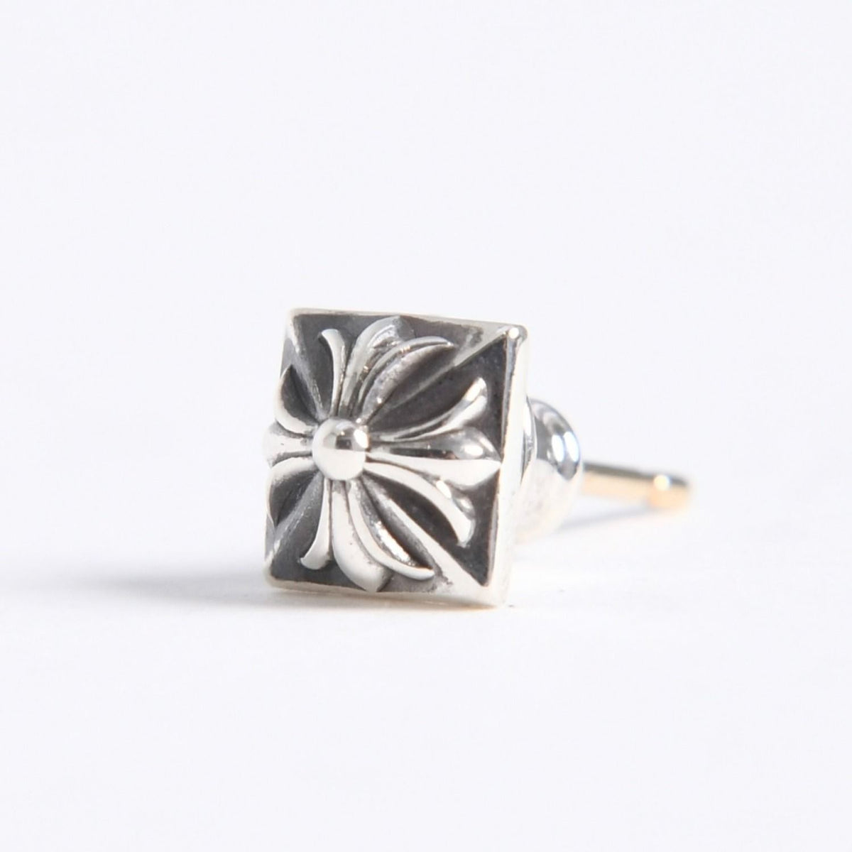 Chrome Hearts Stud Pyramid Pls Single Earrings 925 Sterling Silver — view 2