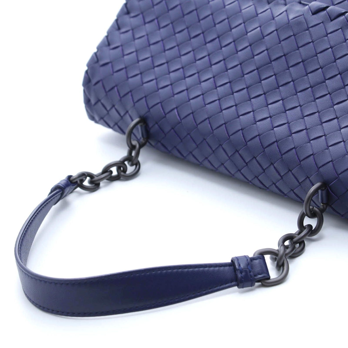 Bottega Veneta Intrecciato Purple Leather Handbag — view 4