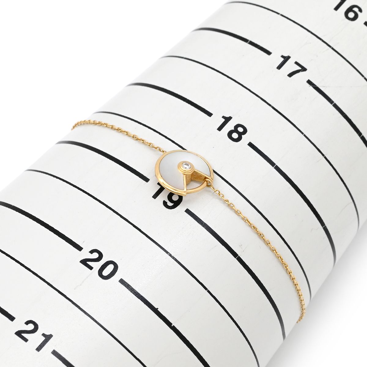 Cartier Bracelet Amulette de Cartier XS Pearl White Yellow Gold Diamond — view 7