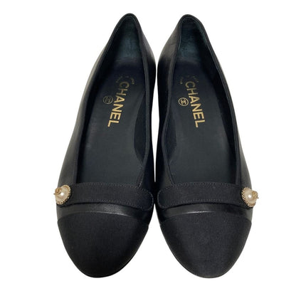 Chanel CC Logo Pearl Gran Pumps Black Spring Summer Winter Heels — view 2