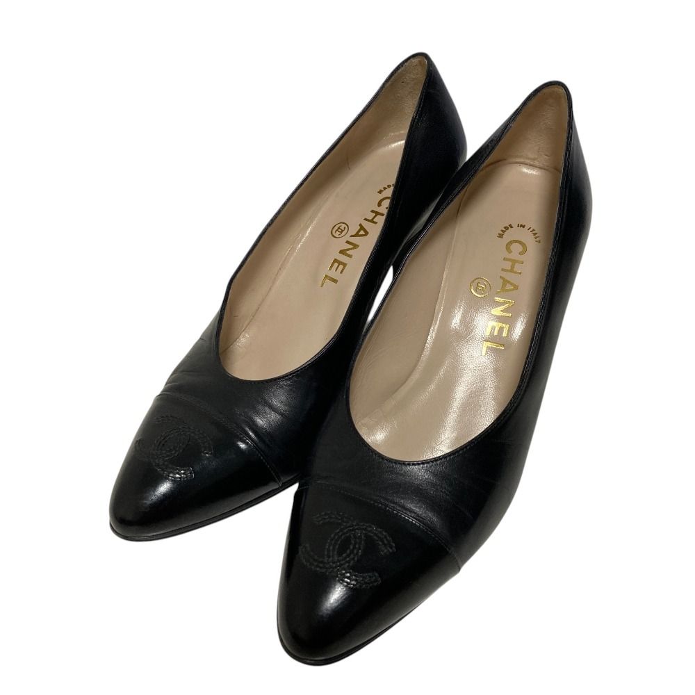 Chanel Vintage CC Logo Leather Almond Toe Pumps Black Spring Summer Fall